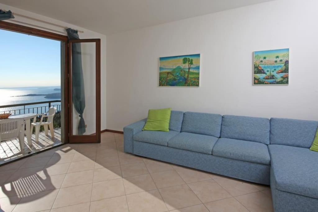 Panoramic Pool Lake View With Parking Apartament Gardone Riviera
